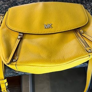 Michael Kors Evie Shoulder Crossbody Flap sunflower. Never used.